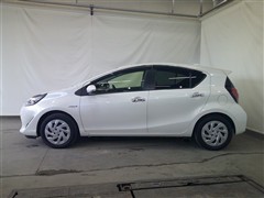 アクア S スタイルブラック