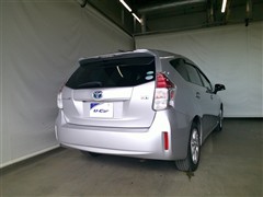 プリウスアルファ S