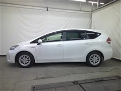 プリウスアルファ S