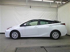 プリウス Sセーフティプラス2