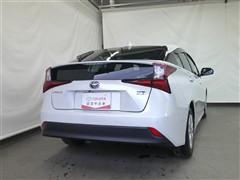 プリウス Sセーフティプラス2