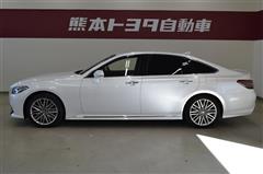 クラウンハイブリッド RS