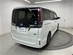 エスクァイアHV GiプレミアムPBT