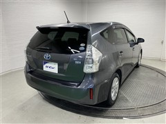 プリウスアルファ S