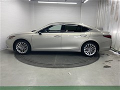 ES300h バージョンL