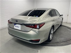 ES300h バージョンL