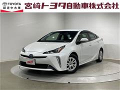 トヨタ　プリウス Sセーフティプラス2