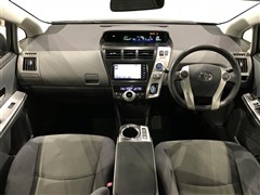 プリウスアルファ S