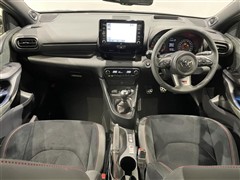 GRヤリス RZ ハイパフォーマンス
