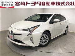 トヨタ プリウス S