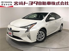 トヨタ プリウス S