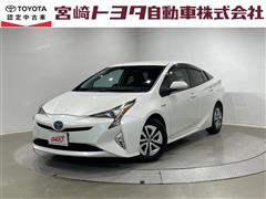 プリウス A