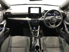 ヤリス ハイブリッド Z