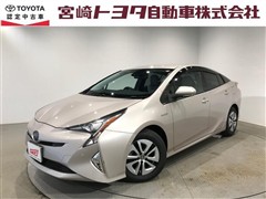 トヨタ　プリウス A