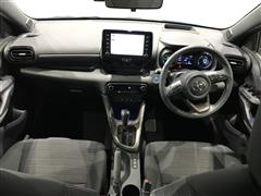 ヤリス ハイブリッド Z