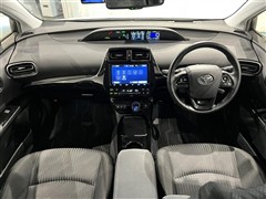 プリウス A