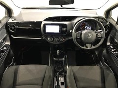 ヴィッツ Fセーフティエディション3