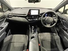 C-HR ハイブリッドS
