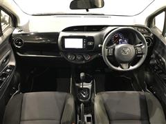 ヴィッツ Fセーフティエディション2