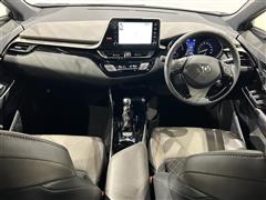 C-HR ハイブリッドG