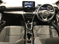 ヤリスクロス ハイブリッド G