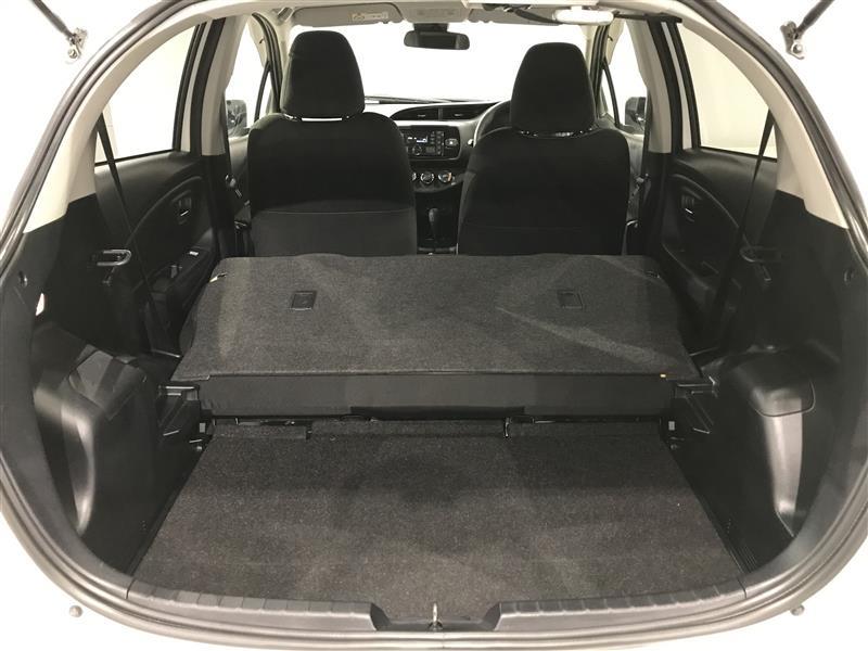 ヴィッツ Fセーフティエディション（086013410208）の中古車 | トヨタ