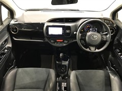 ヴィッツ ハイブリッド F アミー