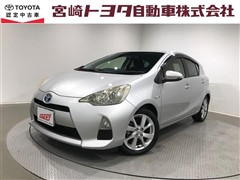 トヨタ　アクア G