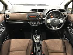 ヴィッツ ジュエラ