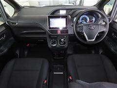 ヴォクシー ハイブリッド V