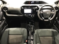 アクア Sスタイルブラック