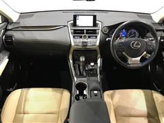 NX200t バージョンL