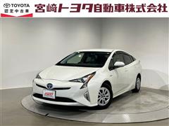 プリウス Sセーフティプラス