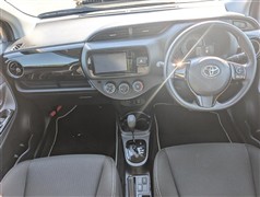 ヴィッツ Fセーフティエディション3