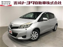 トヨタ　ヴィッツ F