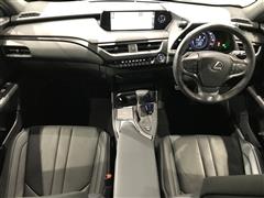 UX250h Fスポーツ