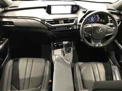 UX250h Fスポーツ