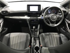 ヤリス ハイブリッド X