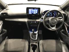 ヤリスクロスHV Z