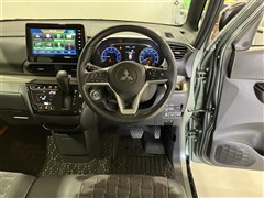 デリカミニ T プレミアム 4WD