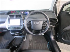 プリウスAツーリング ブラックED