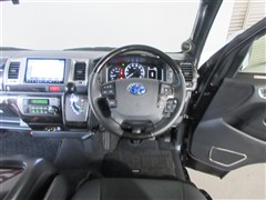 ハイエースV スーパーGLダークP2