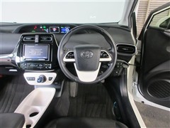 プリウス A プレミアムツーリング