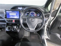 エスクァイアHV GIプレミアムBテー