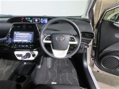 プリウス S セーフティプラス