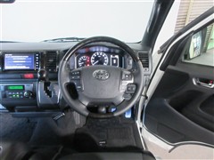 ハイエースV スーパーGLダークP2