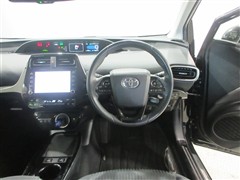 プリウスPHV A