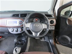 ヴィッツ ジュエラ