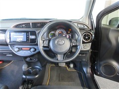 ヴィッツ HV F アミー