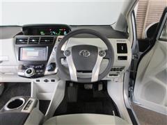 プリウスアルファ S